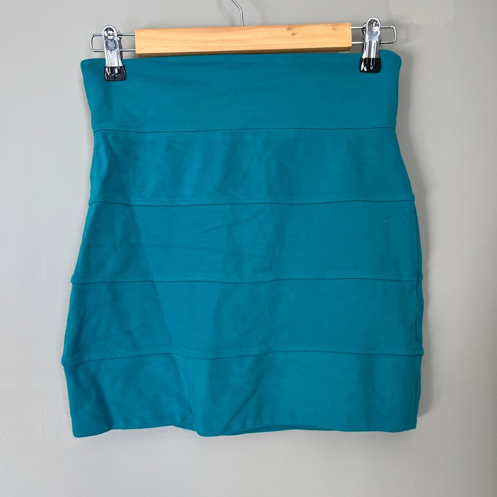 Talula Aritzia Form fitting skirt